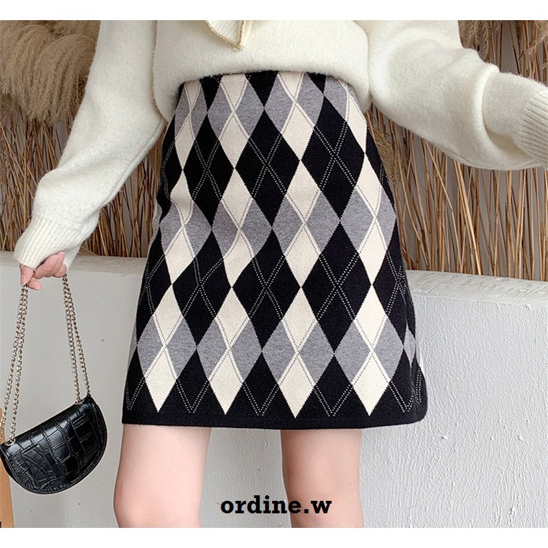 Sẵn_Chân váy len hình thoi argyle BLACKPINK Lisa
