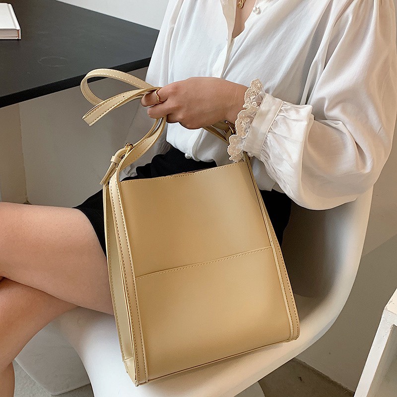 Túi note đeo vai nữ Alice Housee 27x25cm chất liệu da PU cao cấp ba màu nâu be đen dạo phố hẹn hò