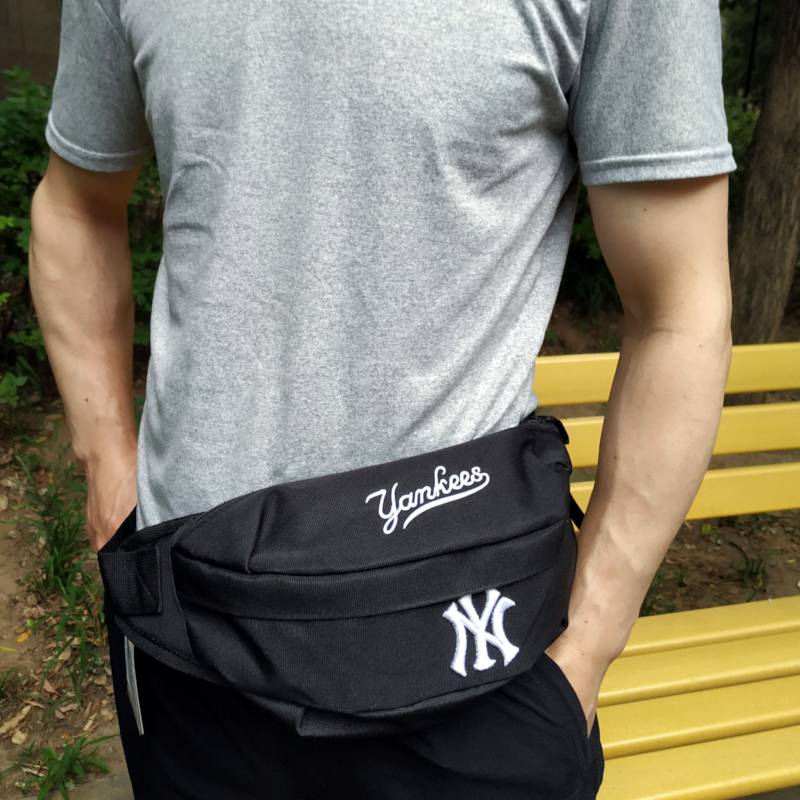 Korean new fashion ins single-shoulder fitness sports running bag waterproof large-capacity mobile phone bag | BigBuy360 - bigbuy360.vn