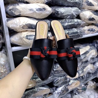 Dép sục nơ kẻ