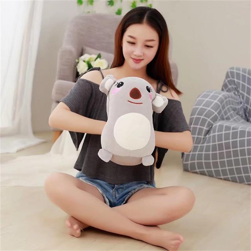 Hoạt Hình Gối Ôm Nhồi Bông Giữ Ấm Tay Hình Gấu Koala / Dâu Tây / Cà Rốt Sáng Tạo