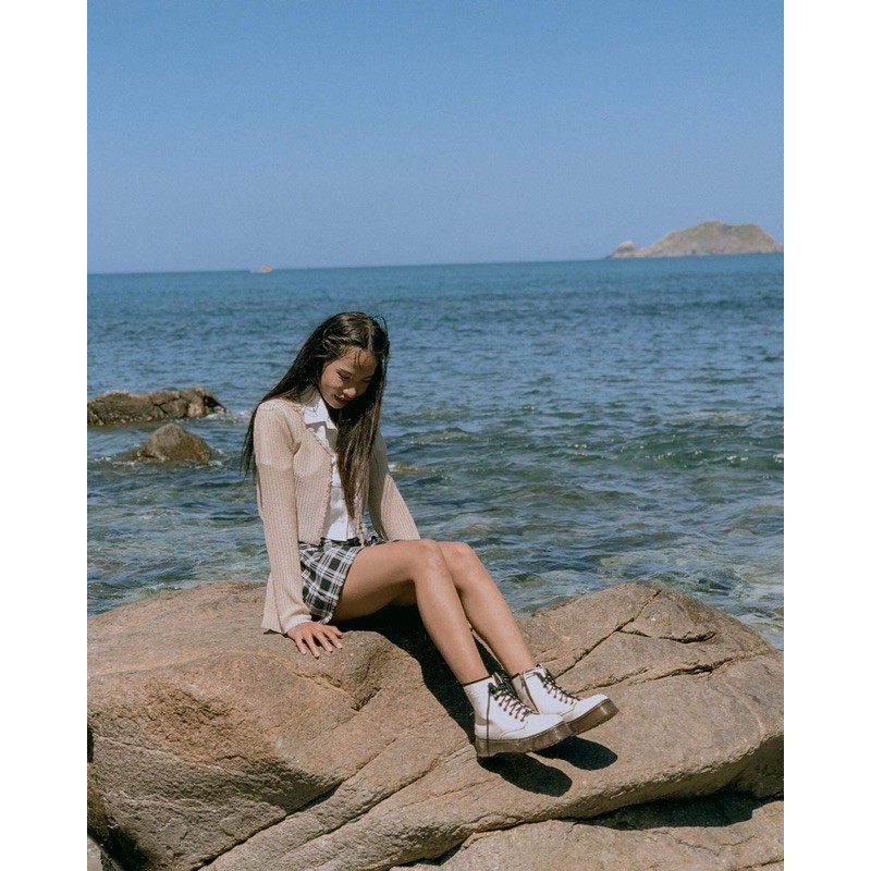 [Mã FAGREEN1505 giảm tới 30K đơn 99K] Áo cardigan ren croptop màu be | BigBuy360 - bigbuy360.vn