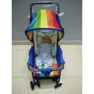 Xe đẩy lưới cho bé...màu sắc lại chắc chắn. Có 2 chế độ nằm và ngồi giúp con yêu thoải mái. Xe đảy giúp các mẹ đưa trẻ.