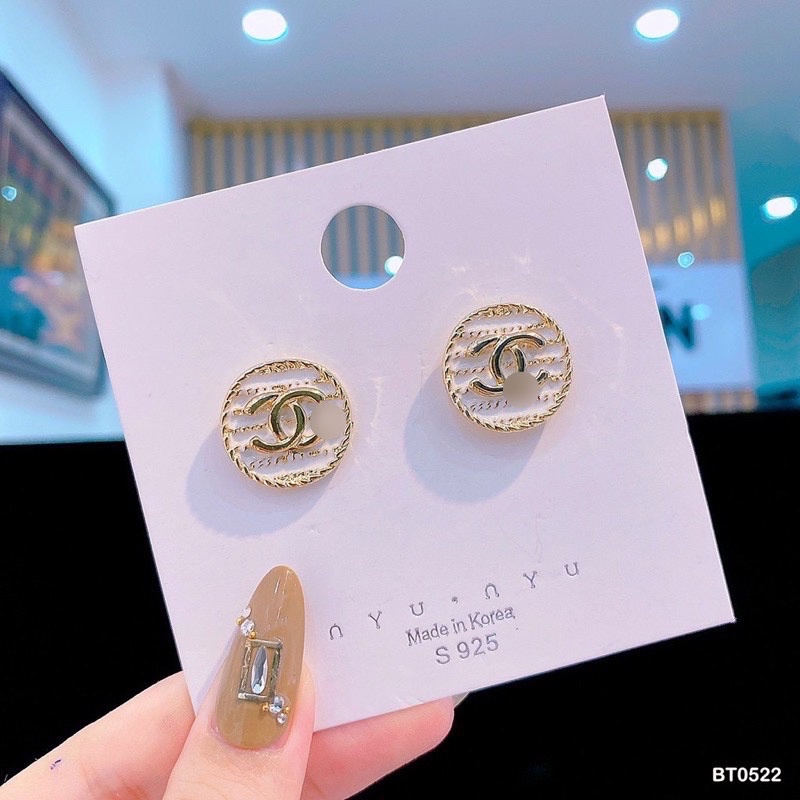 Bông tai chan€nl đá trắng bản víp không phai màu