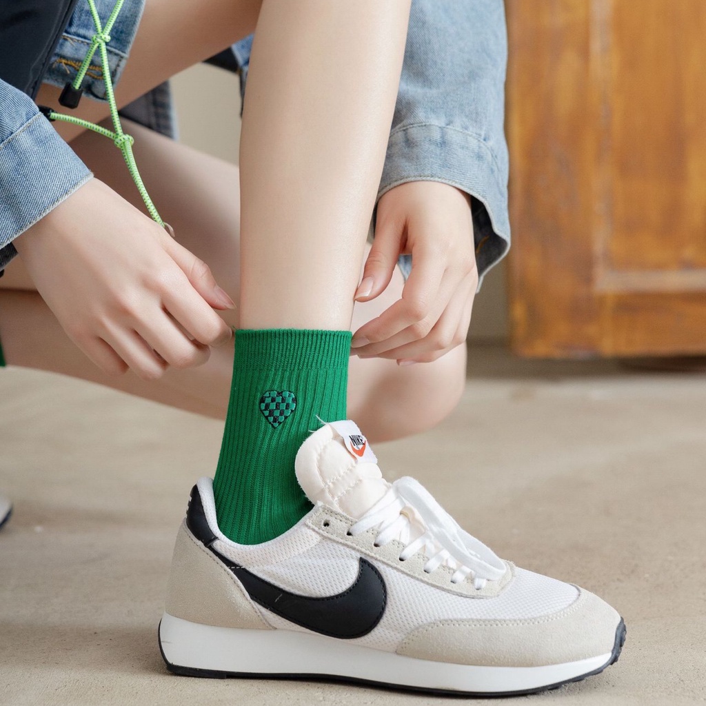 Tất cotton thêu sọc/ caro/ trái tim màu xanh lục ống vừa thời trang nam nữ