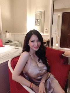 VÁY LỤA PHỐI REN XẺ TÀ