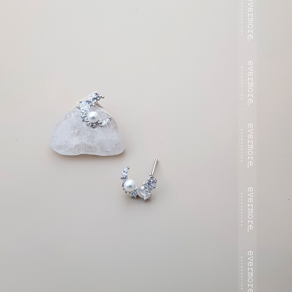 Bông tai EVERMORE, khuyên tai mặt trăng đính đá Moon light bạc ý 925, phong cách minimalist, thanh lịch - H027