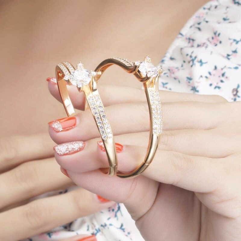 Vòng tay nữ không gỉ khoá cài có khắc kí hiệu KAMI