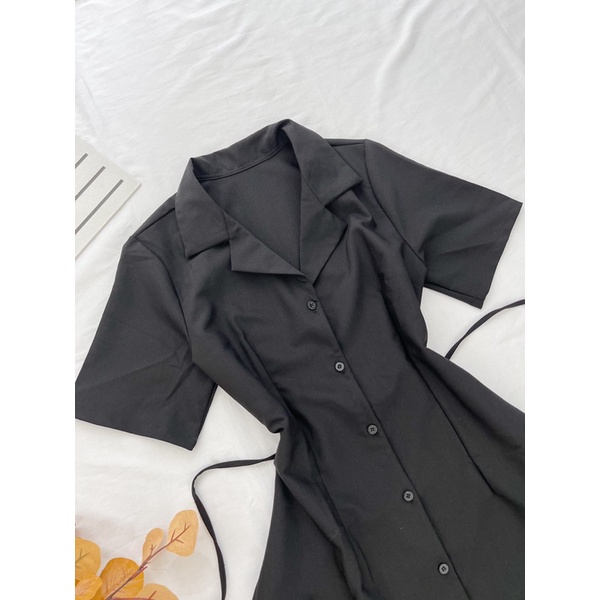 Đầm đen cài nút