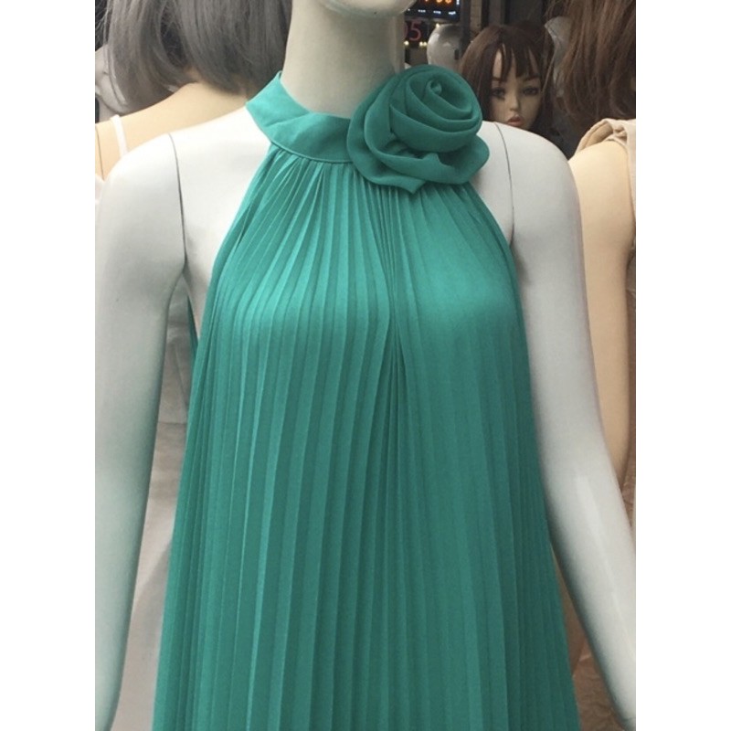 Đầm maxi cổ yếm dập ly | BigBuy360 - bigbuy360.vn