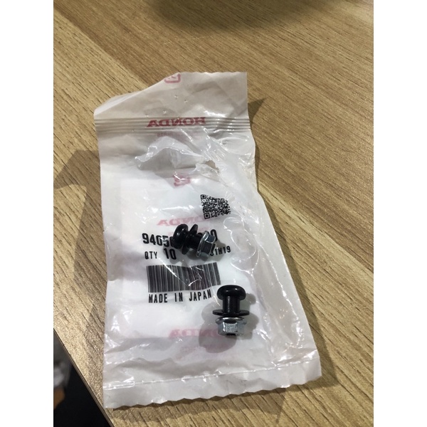 Ốc chắn bùn sau Dream
