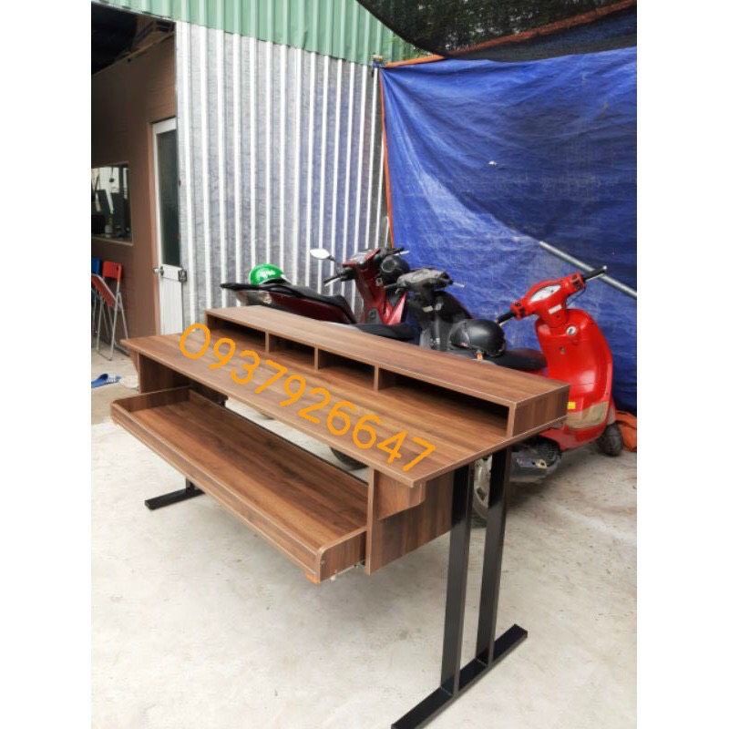 Bàn studio theo yêu cầu, bàn làm việc phòng thu chân sắt