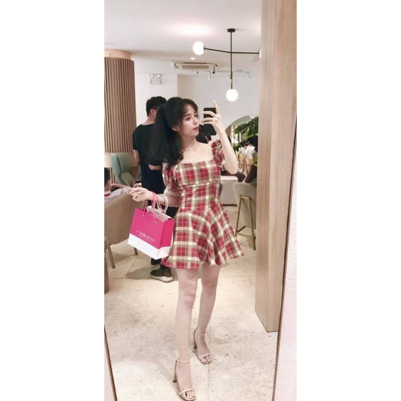 váy kẻ caro đỏ