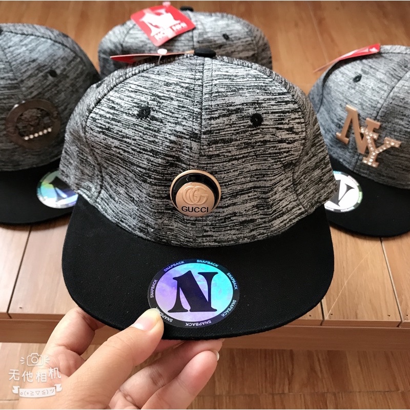 Nón hiphop bé đính phụ kiện 2-4t