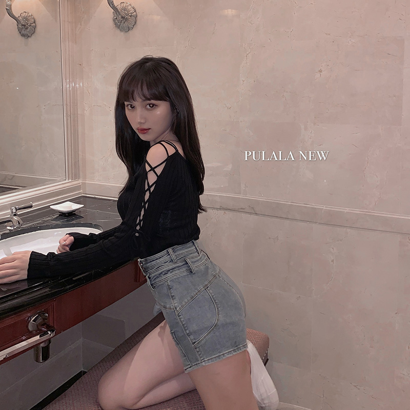 NEW Áo Thun Gân Tay Dài Thiết Kế Hở Vai Quyến Rũ Cho Nữ 2020