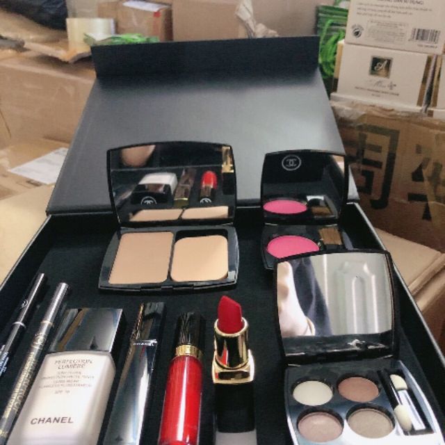 Bộ trang điểm 9 món chanel