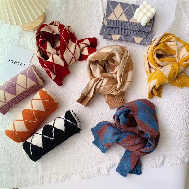 Khăn choàng cổ giữ ấm đáng yêu cho bé