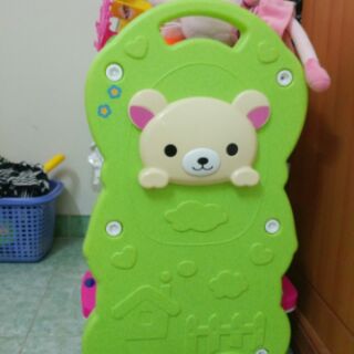 Kệ để đồ chơi hello kitty