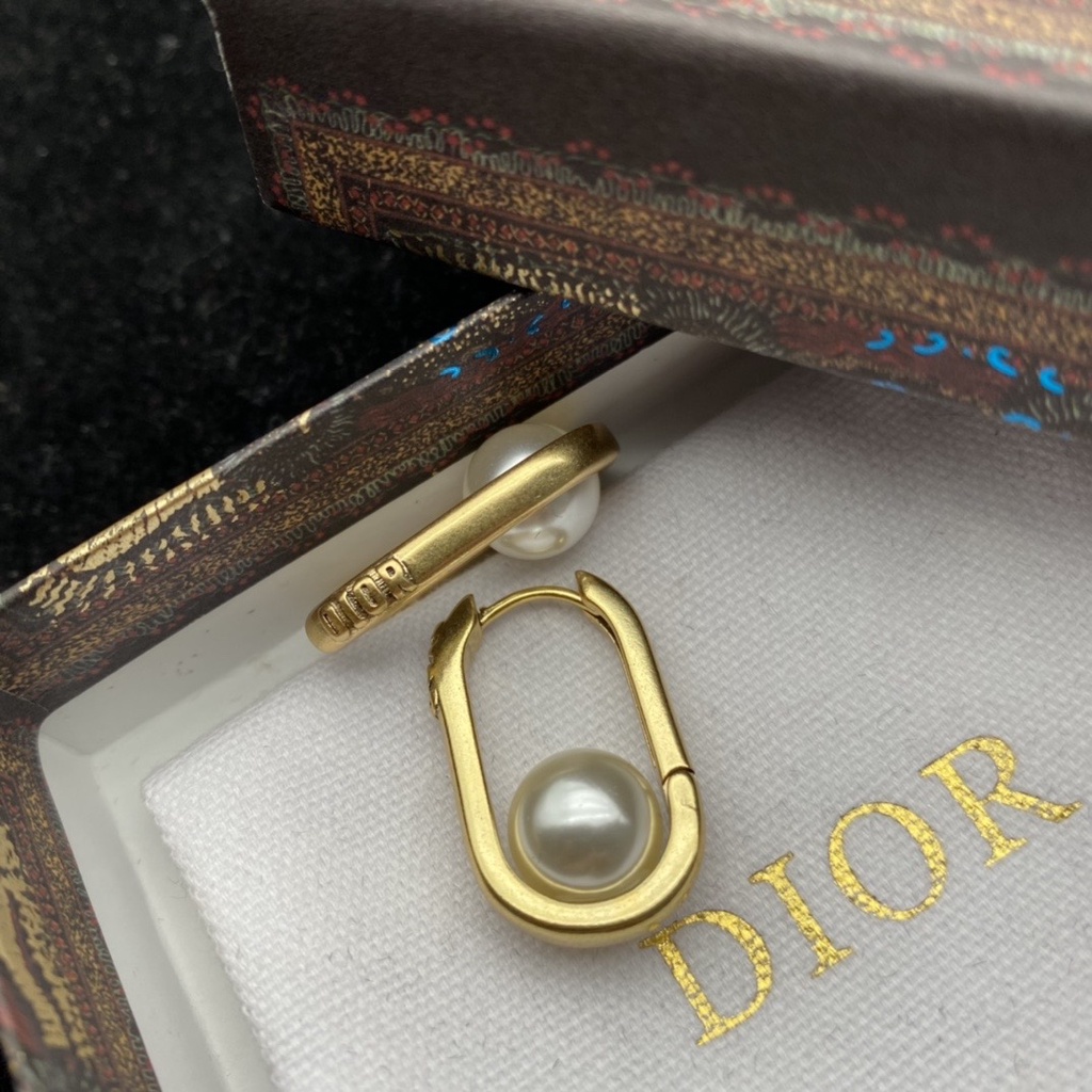 Khuyên Tai Đính Hạt Ngọc Trai Họa Tiết Chữ Dior Thời Trang