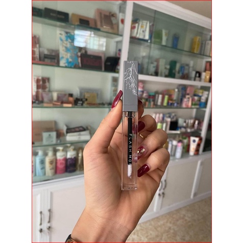 Son Bóng Dưỡng Mềm Và Căng Mọng Môi Flash Moment