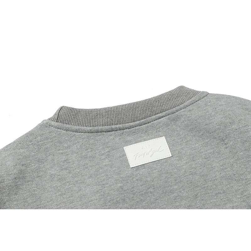 Áo Sweater cổ tròn chất liệu cotton thời trang năng động | BigBuy360 - bigbuy360.vn