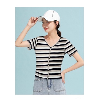 Áo thun gân kẻ sọc cổ V