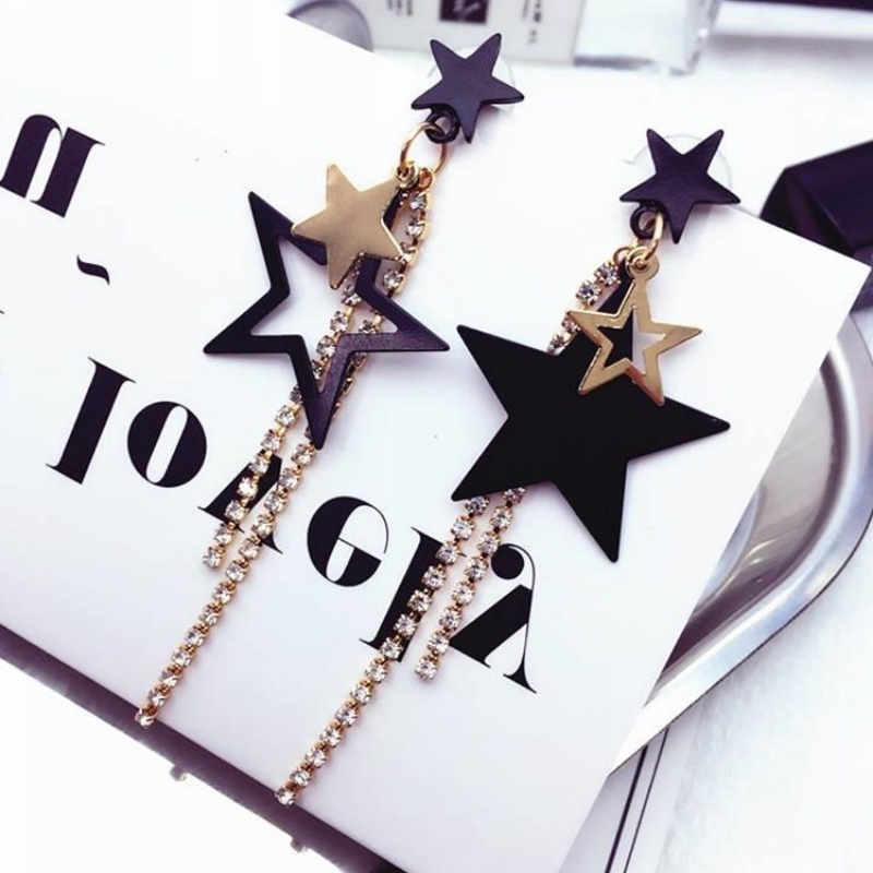 Khuyên Tai Bất Đối Xứng Hình Ngôi Sao Năm Cánh Phong Cách Âu Mỹ