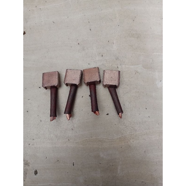 1 bộ  chổi than đề Hyundai 1- 2.5 tấn mm