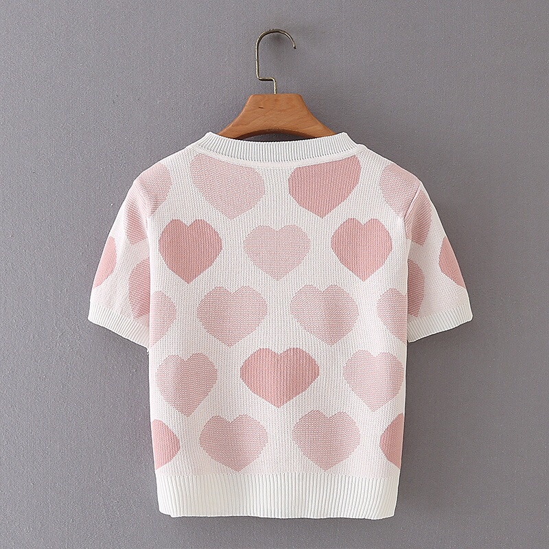 Áo len hình trái tim đính trai