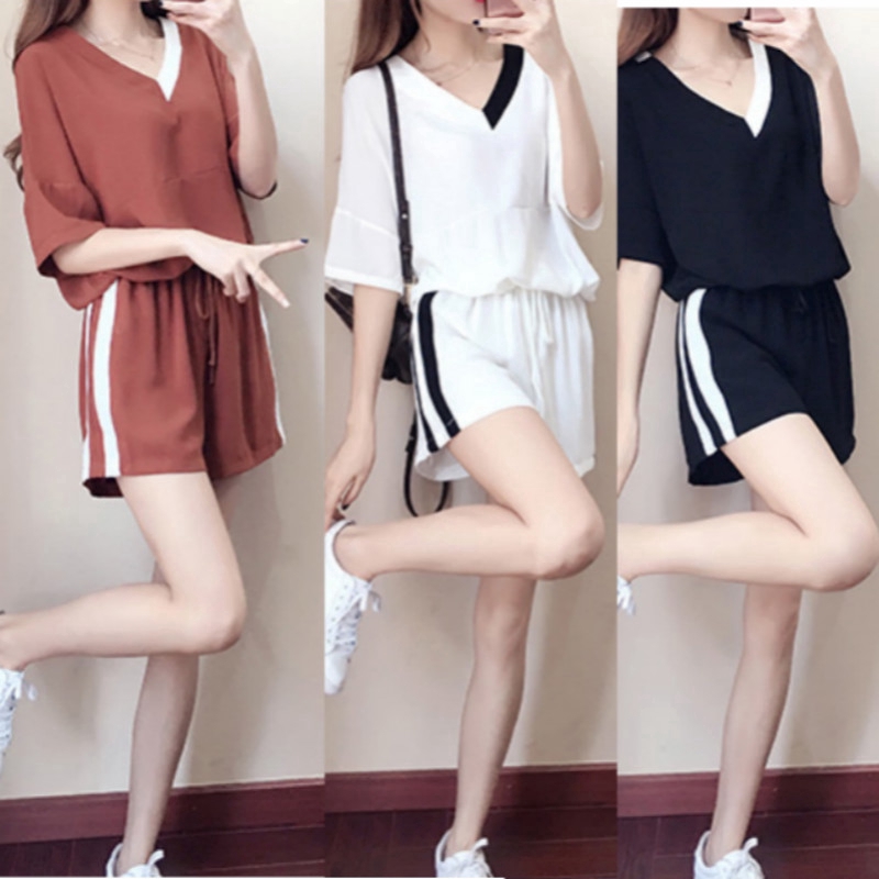 Set Áo Thun Ngắn Tay Cổ Chữ V + Quần Short Ống Rộng Thời Trang Thể Thao Cho Nữ