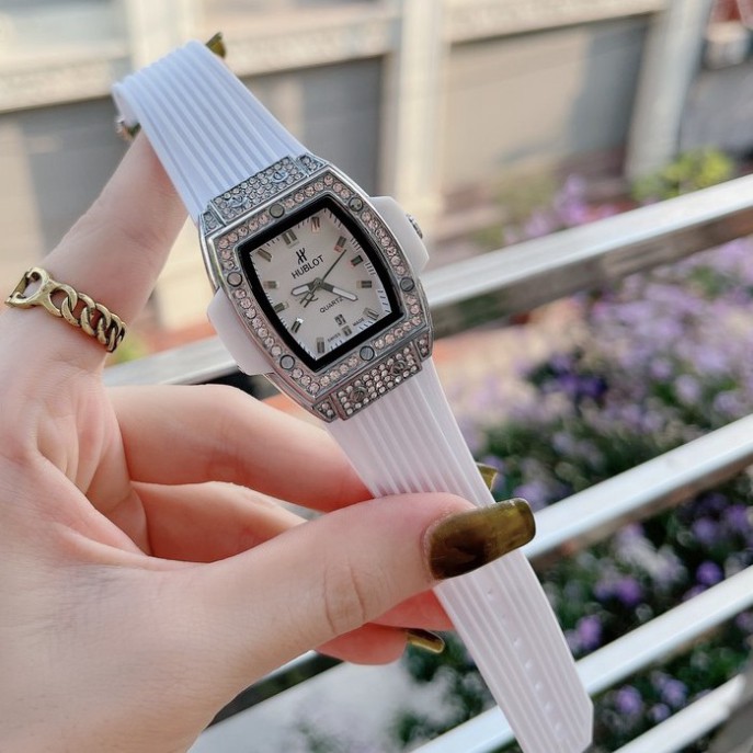 Đồng hồ nữ hublot đính đá sang trọng [Bảo hành 12 tháng] tặng hộp cao cấp | WebRaoVat - webraovat.net.vn