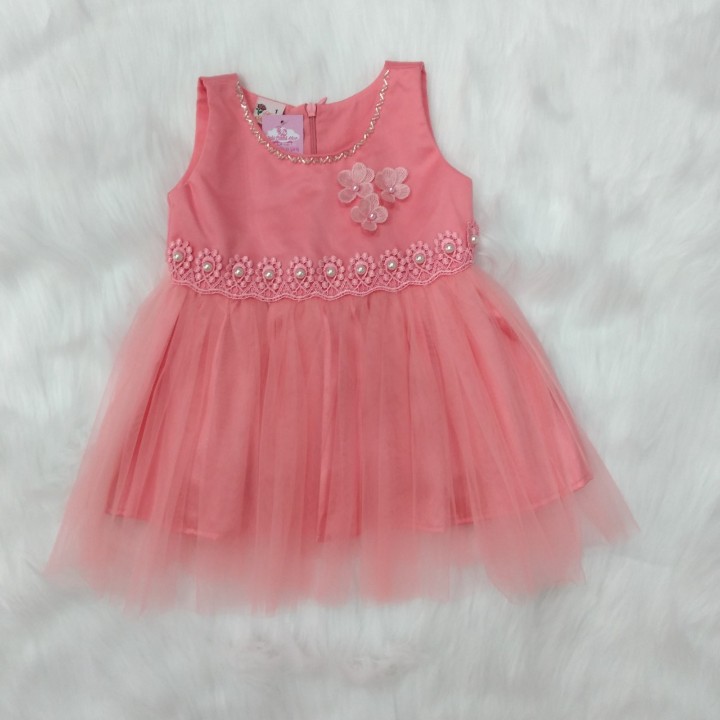 Đầm bé gái dễ thương