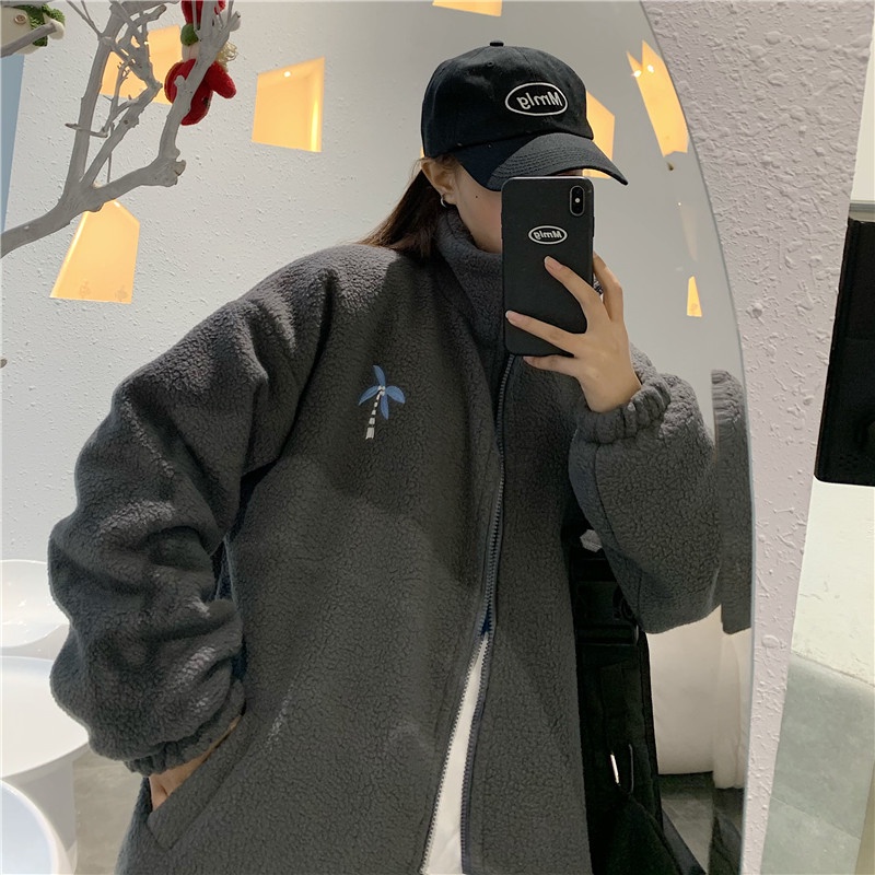 Áo khoác lông cừu mùa đông hình thêu trước ngực phong cách Hồng Kông | BigBuy360 - bigbuy360.vn