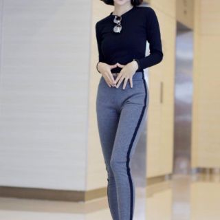 Quần Legging Xám 1 Sọc Đen #AGE2X