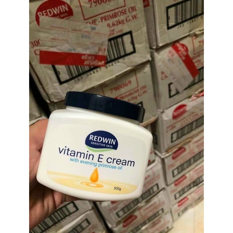 Kem Dưỡng Da Mềm Mịn Redwin Vitamin E Cream hộp 300g Của Úc