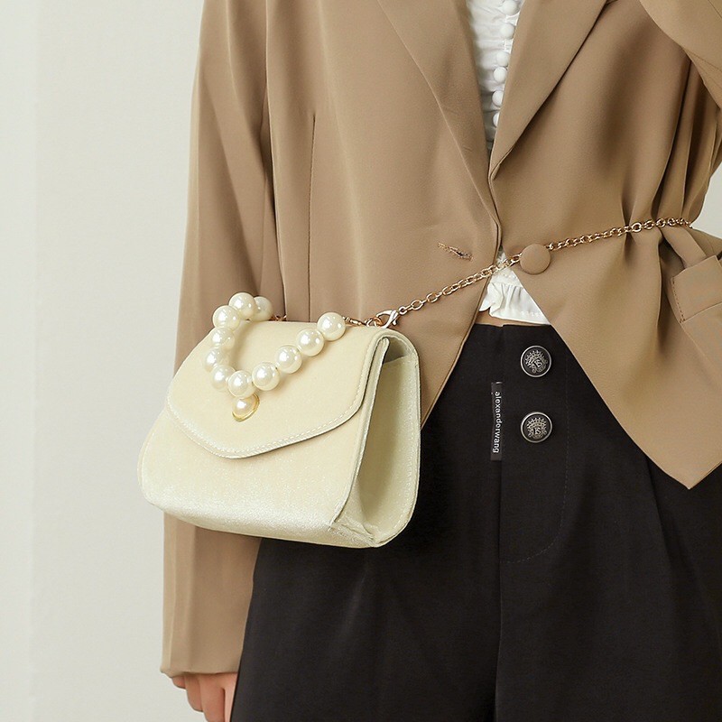 Túi đeo chéo da lộn kèm quay xách chuỗi ngọc sang chảnh 854 | BigBuy360 - bigbuy360.vn