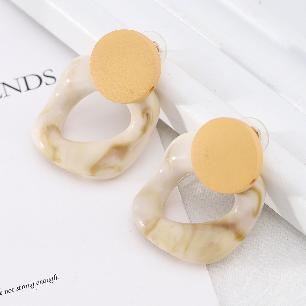 Bông Tai Tròn Bằng Gỗ Kiểu Dáng Thanh Lịch