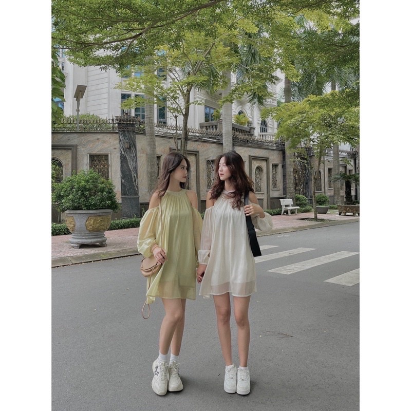 Đầm Tơ Khoét Vai Cổ Yếm Tay Dài Siêu Xinh Hàng Chuẩn Đẹp