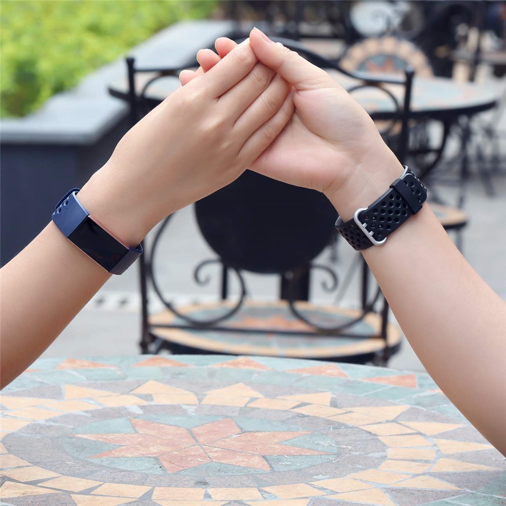 Dây đeo thay thế bằng silicone thoáng khí cho Fitbit Charge 3 4