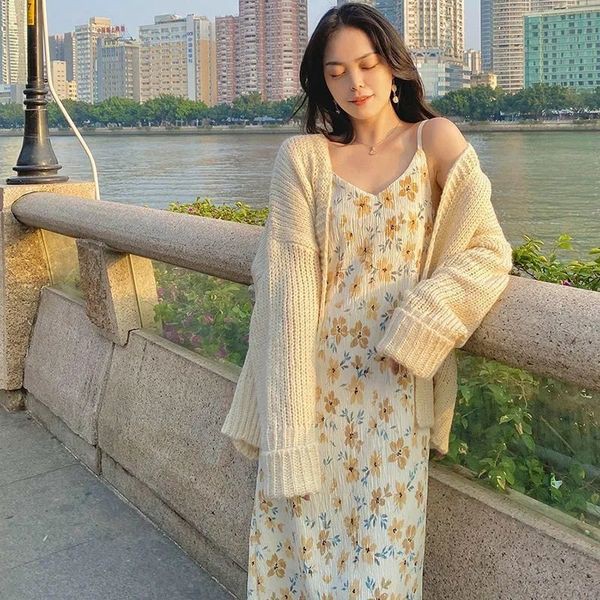 Đầm Hai Dây Hoạ Tiết Hoa Phong Cách Hàn Quốc Xinh Xắn Cho Nữ