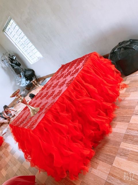 Khăn quây bàn tiệc - ib mẫu