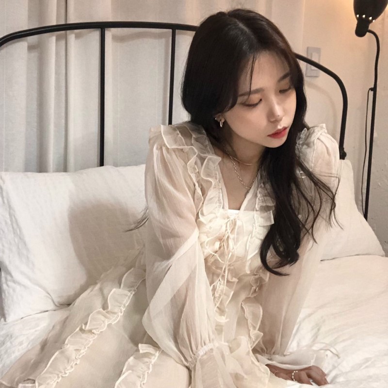 Đâm dáng xòe tay lưới dài mini Emilyshop