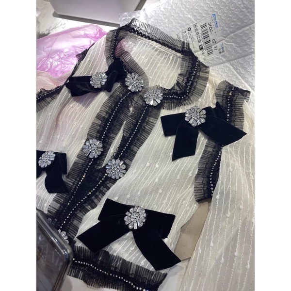 ÁO KHOÁC MÙA THU TIỂU THƯ SANG CHẢNH ĐÍNH ĐÁ VIỀN REN