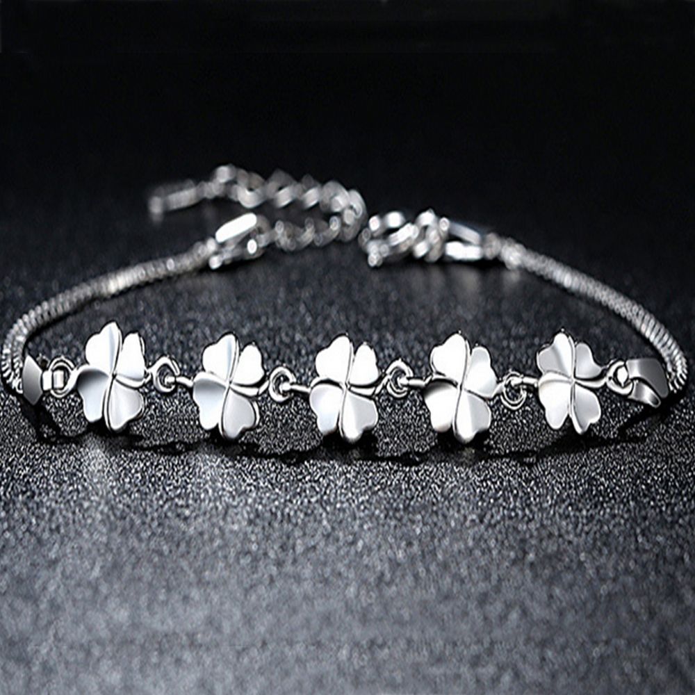 Vòng Tay Mạ Bạc Hình Cỏ Bốn Lá Dễ Thương Cho Nữ