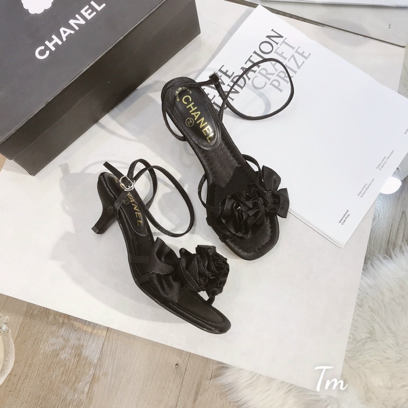 Sandal nữ gót nhú hoa trà chànel lụa loại 1 fullbox Bill túi