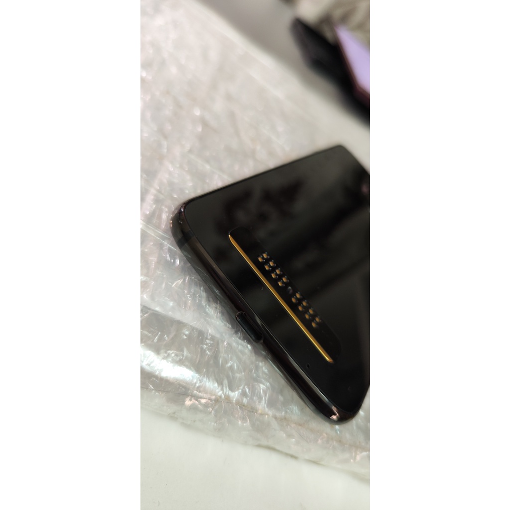 Điện thoại Motorola Z3 màu đen
