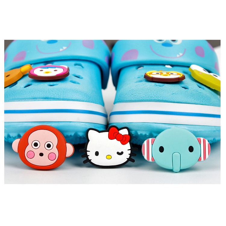 Dép Crocs Hình Doraemon / Ếch / Pikachu / Gấu Jibitz Charm Hello Kitty Dễ Thương Trang Trí Cho Nữ