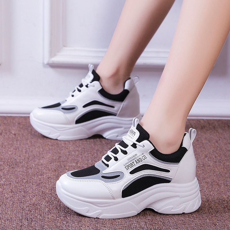 Giày thể thao nữ cao cấp tăng chiều cao, Sneaker thể thao nhỏ gọn màu trắng lưới thoáng khí đơn giản tinh tế đi biển