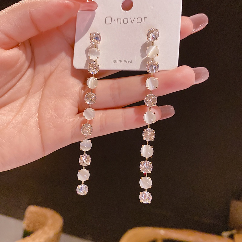 Khuyên Tai Tua Rua Dáng Dài Hình Hoa Hồng Thời Trang 2022