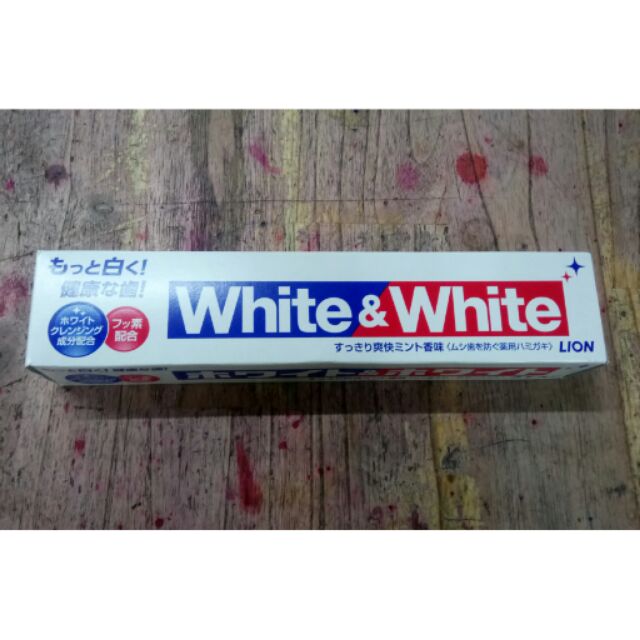 Kem đánh răng White &amp; White Lion Nhật 150g